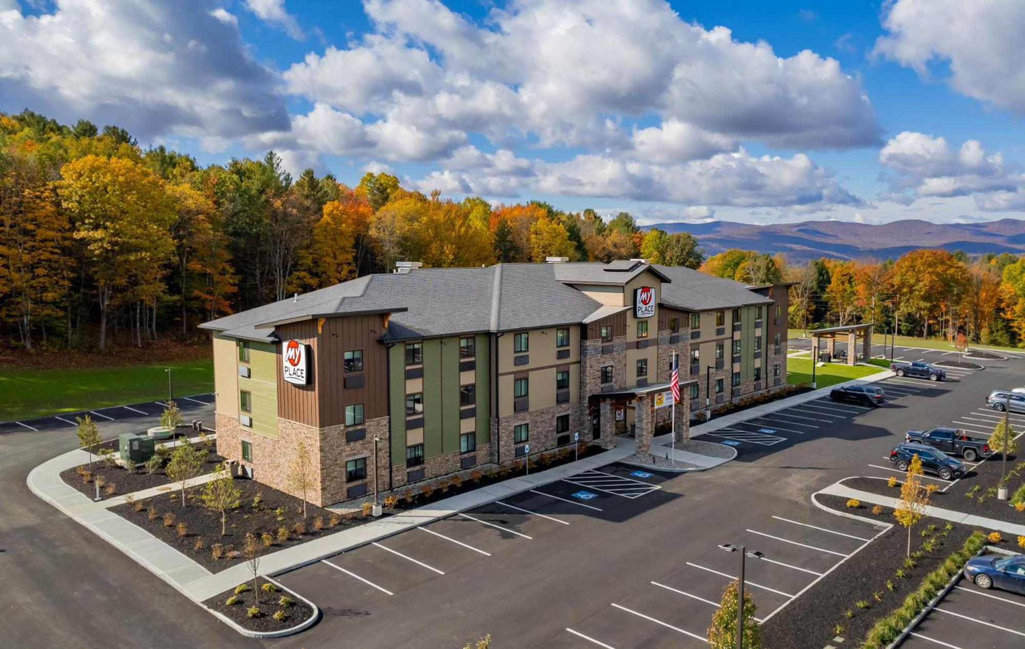 My Place Hotel-Randolph, Vt Экстерьер фото